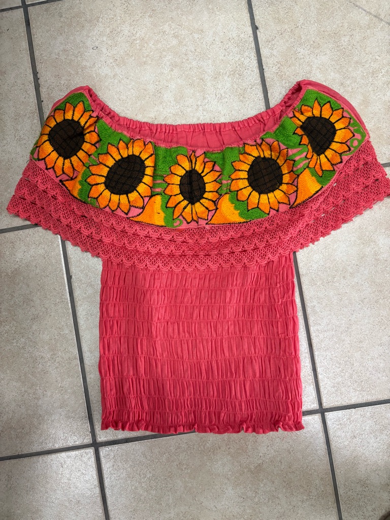 Embroidered Sunflower Off-Shoulder Women’s Top/ Blusa Mexicana Artesanal